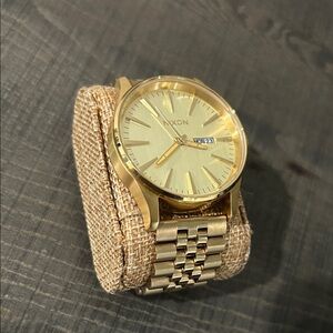 Nixon Luxurious Gold Timepiece